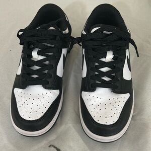 Nike Dunk Panda size 8 never worn